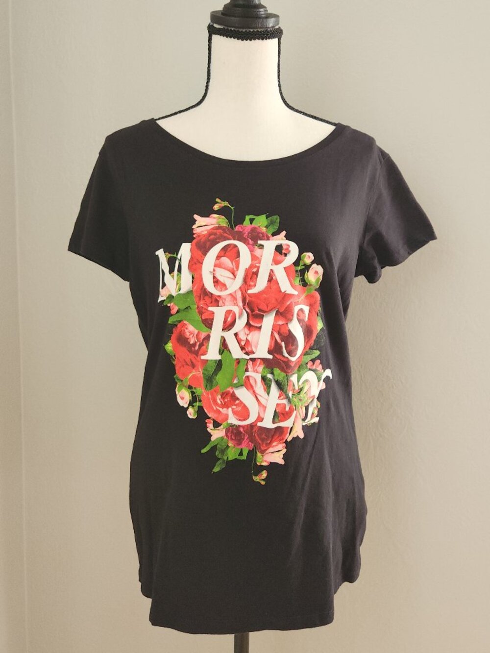 Morrissey Scoopneck Black T-Shirt with Roses Womens Large